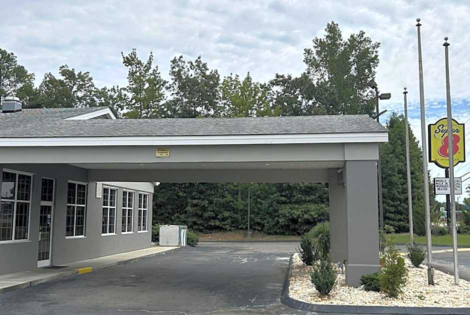 Super 8 by Wyndham Fayetteville