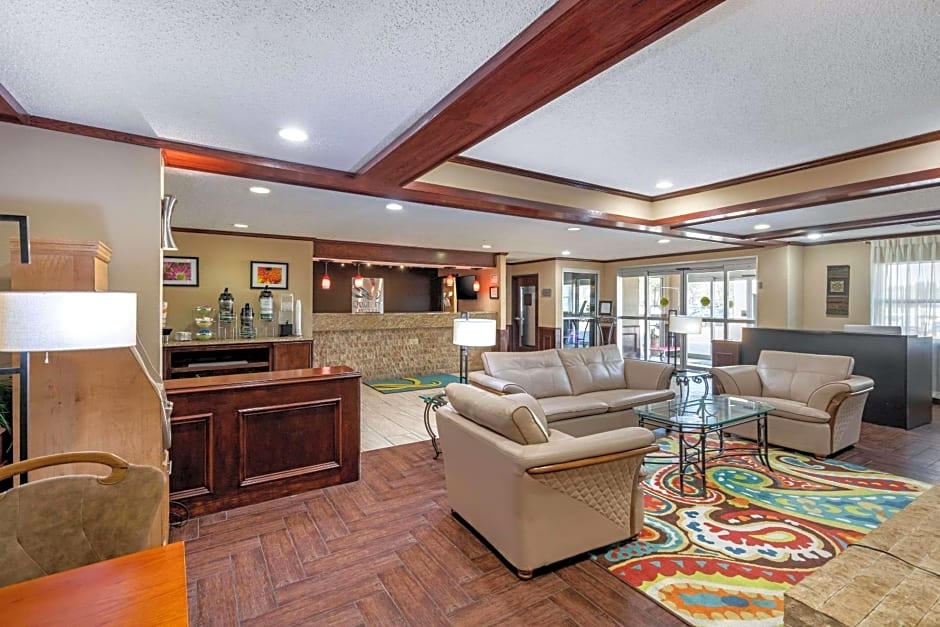Quality Suites Addison-Dallas