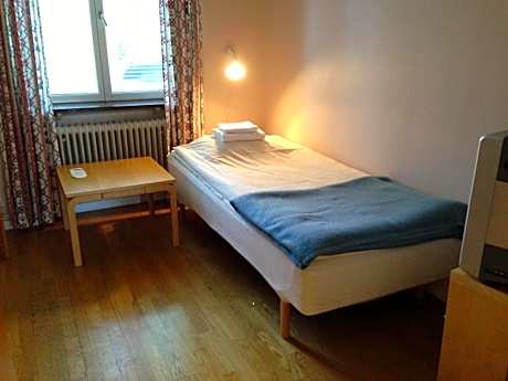 Single Room with Shared Bathroom