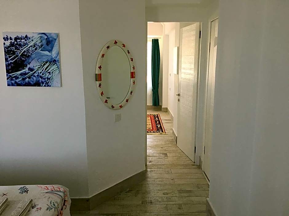 Photo 1 of 6 of Suite