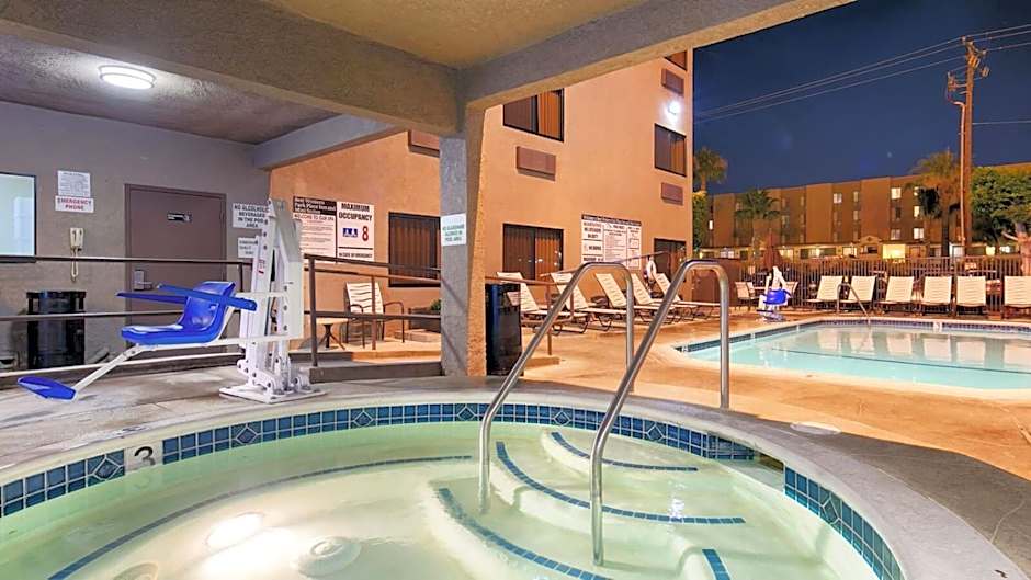 Best Western Plus Park Place Inn - Mini Suites