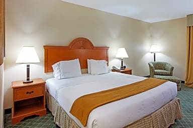 Holiday Inn Express & Suites Sylacauga