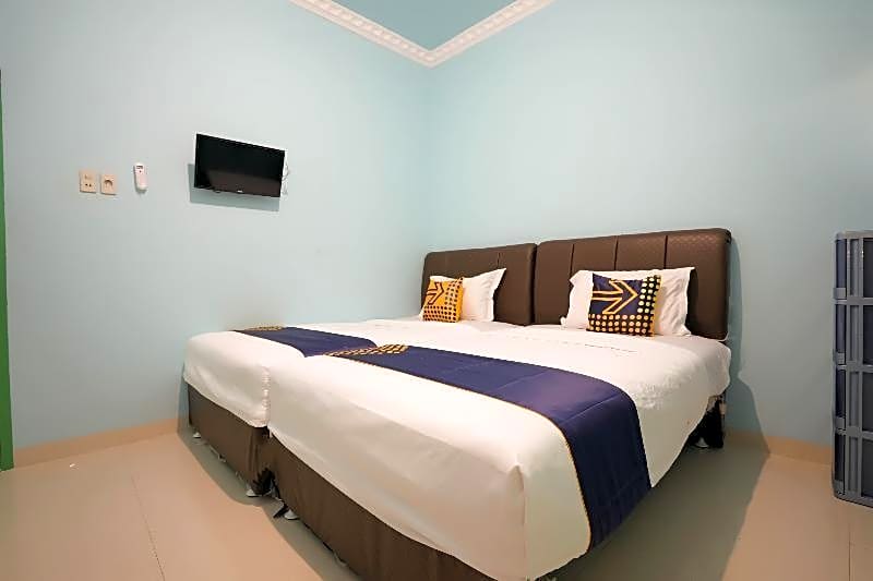 OYO 2738 818 Home Stay