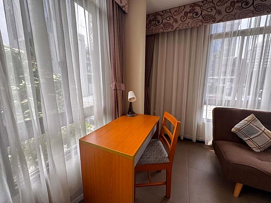 [ACTIVE] Fuente Oro Business Suites
