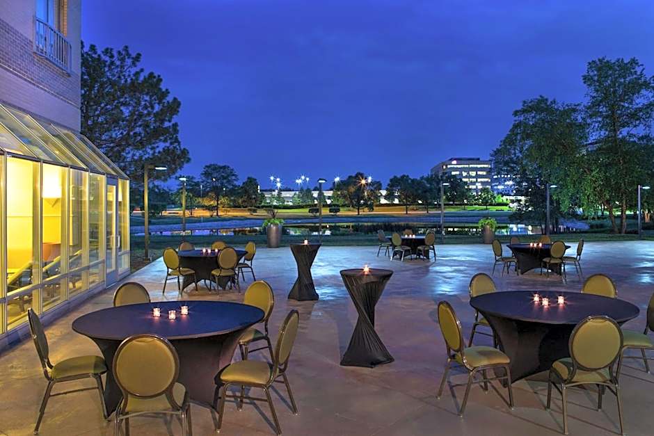 Sheraton Suites Chicago Elk Grove