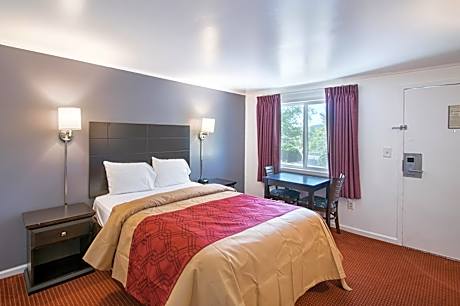 Econo Lodge Lee - Great Barrington