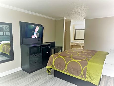 King Room - Disability Access - Smoking