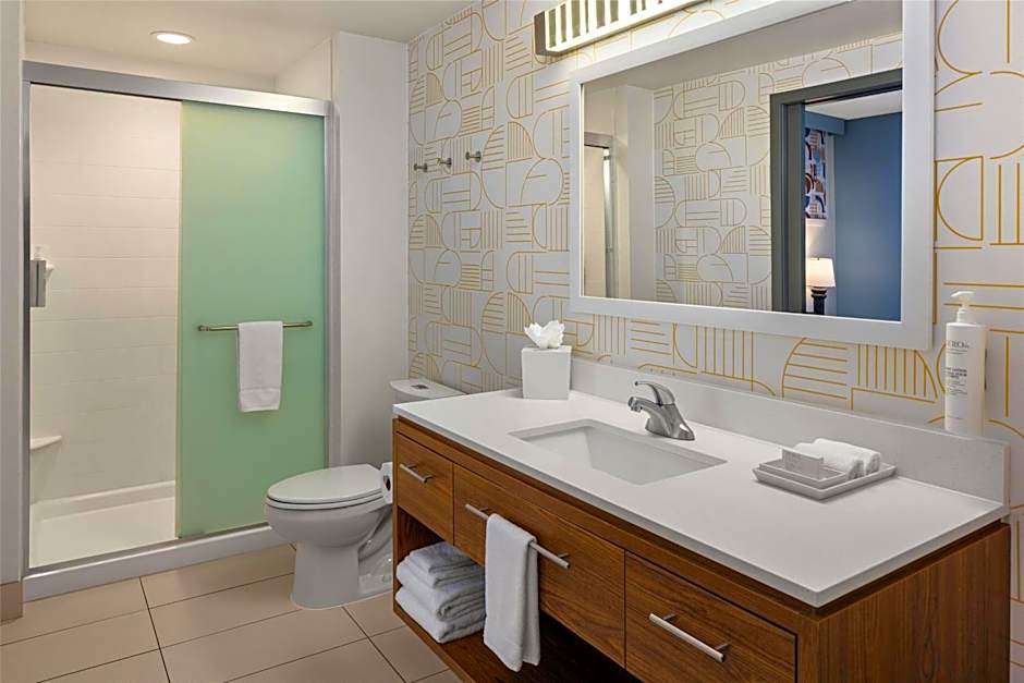 Home2 Suites by Hilton Minneapolis / Roseville, MN