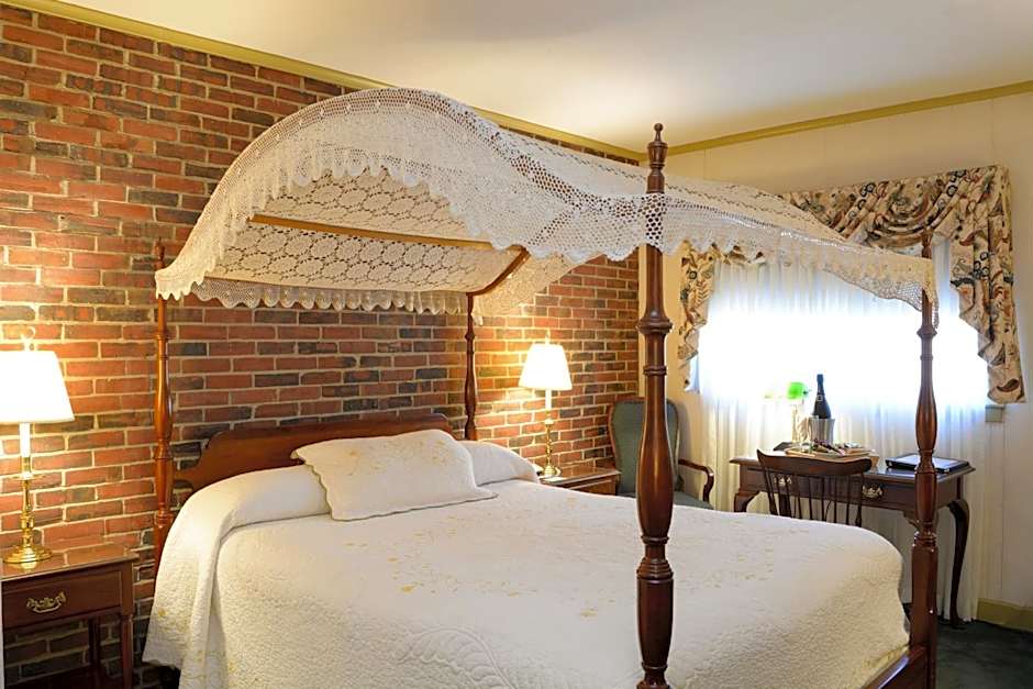 Lamies Inn & The Old Salt Tavern