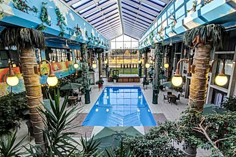 Centre De Congres Et Hotel La Sagueneenne