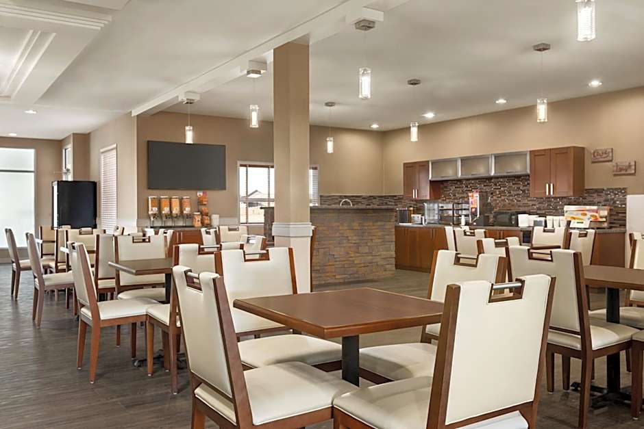 Days Inn & Suites by Wyndham Brooks