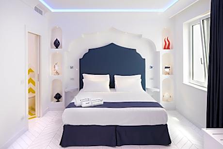 Deluxe Suite with Sea View