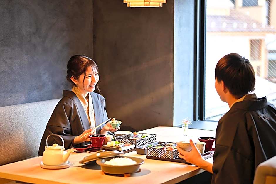 URAKUSATSU TOU