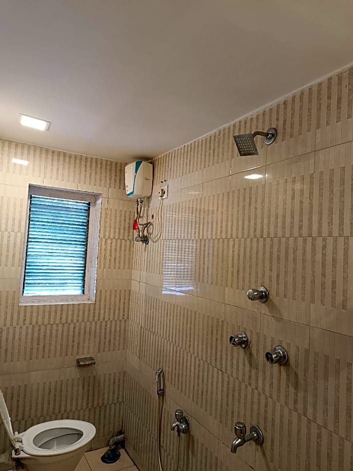 Hotel Rishi International - Grant Road