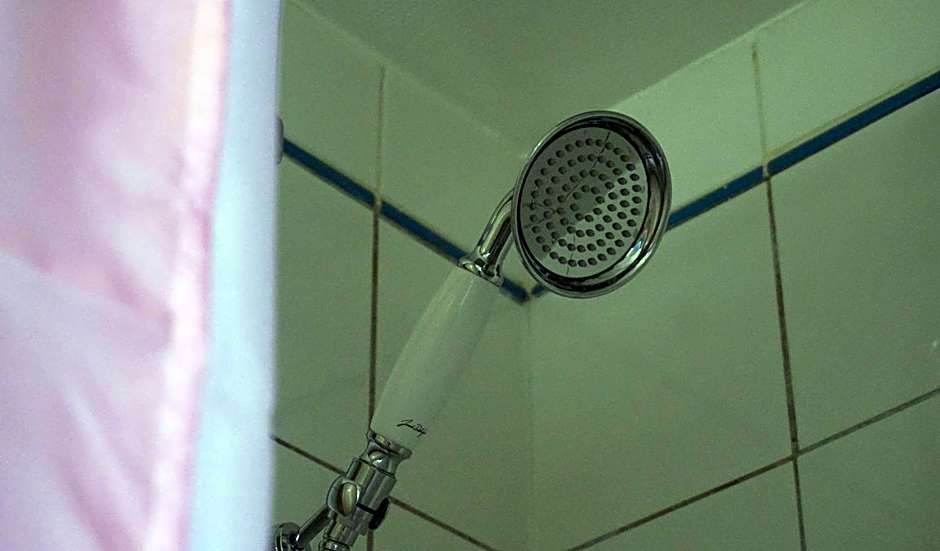 Hotel Ours Blanc - Place Victor Hugo