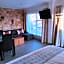 Candlewood Lodge