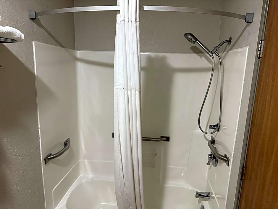 Days Inn by Wyndham Muncie -Ball State University