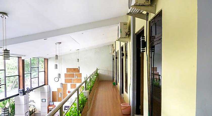 RedDoorz @ Hotel Surabaya Sumenep