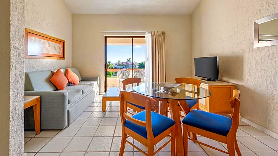 Park Royal Homestay Los Cabos