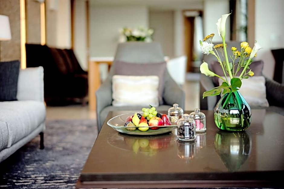 Photo 1 of 12 of Executive Park Suite