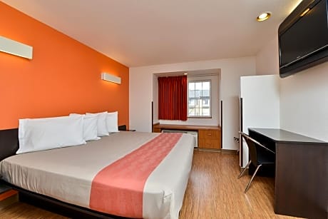 Queen Room - Disability Access