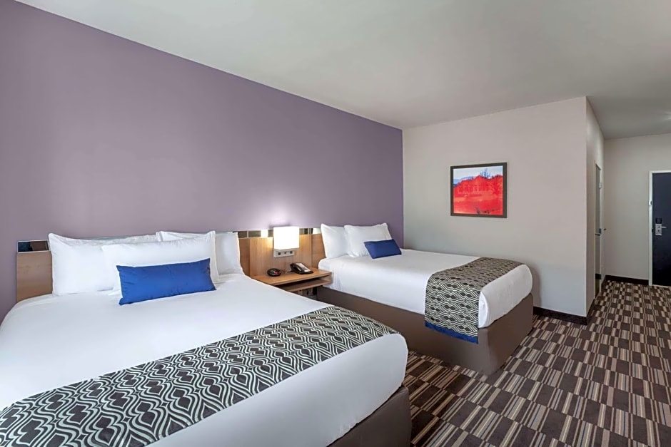 Microtel Inn & Suites by Wyndham College Station