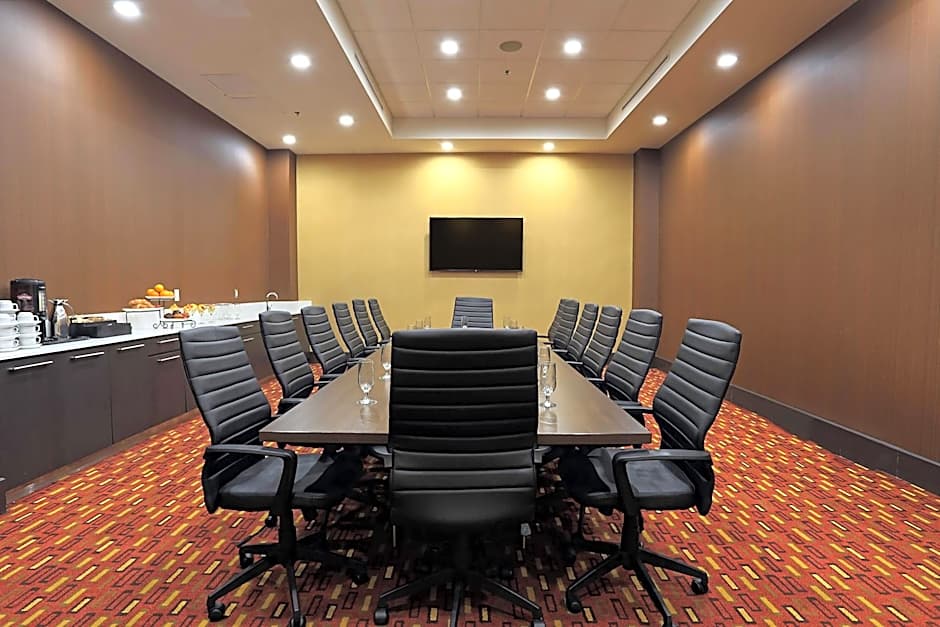 Courtyard by Marriott Montreal West Island/Baie D'Urfe