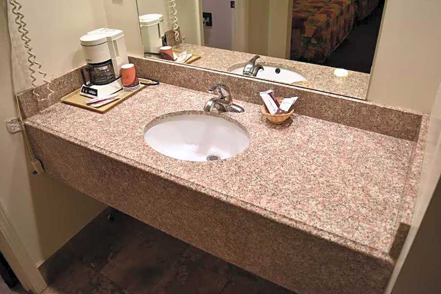 Travelodge Farmington – Farmington, NM