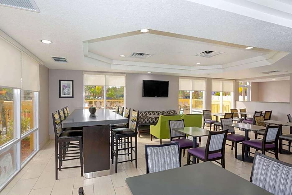 La Quinta Inn & Suites by Wyndham Daphne