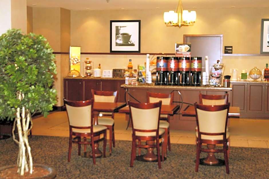 Hampton Inn By Hilton & Suites Laval Quebec Canada