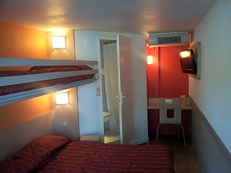 Triple Room (1 Double Bed + 1 Single Bed)