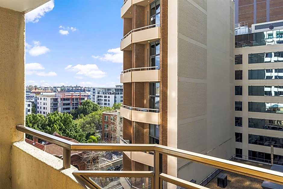 Metro Apartments on King