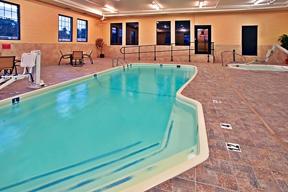 La Quinta Inn & Suites/New River Gorge National Park