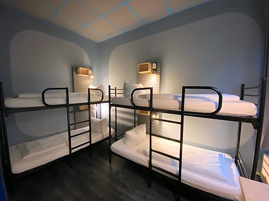 Singer109 Hotel & Hostel