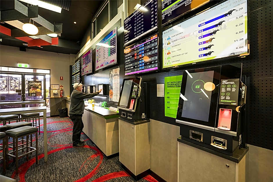 Nightcap at Golden Beach Tavern