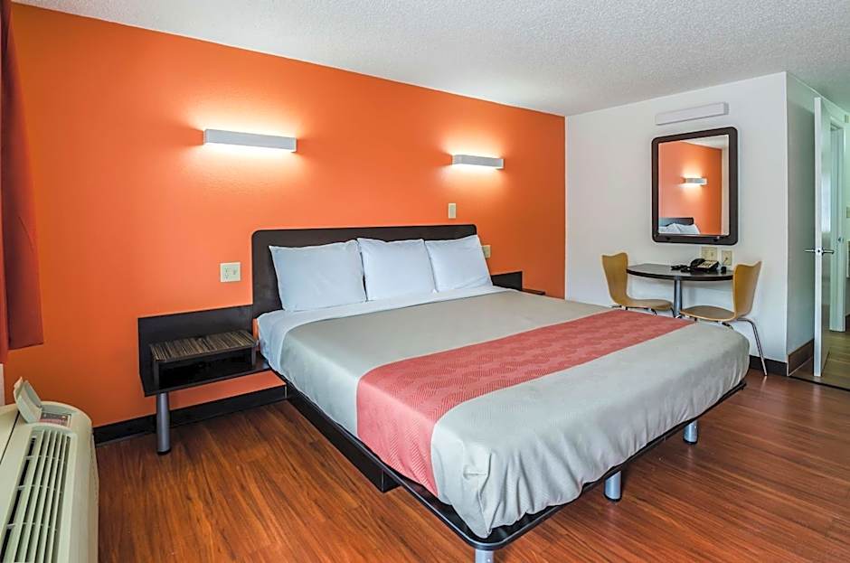 Motel 6-Troutville, VA