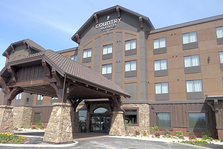 Glacier International Lodge