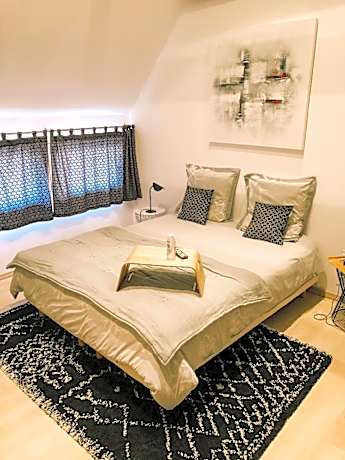 Double room-Private Bathroom-Pool View-ZEN