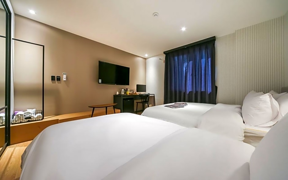 Changwon Brown dot Hotel Palyong