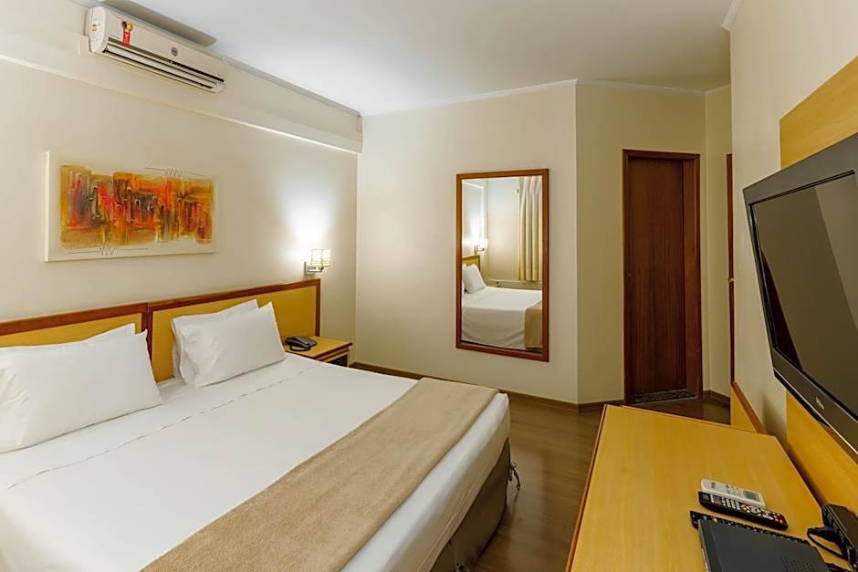 Hotel Augusta Boulevard