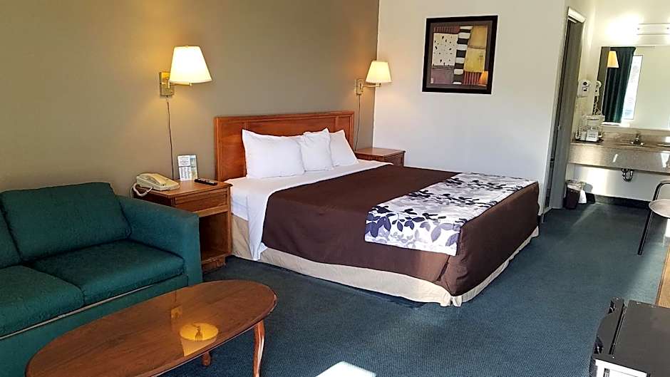 Travelers Inn & Suites