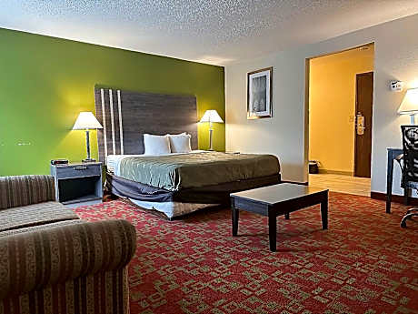 Norwood Inn & Suites Milwaukee