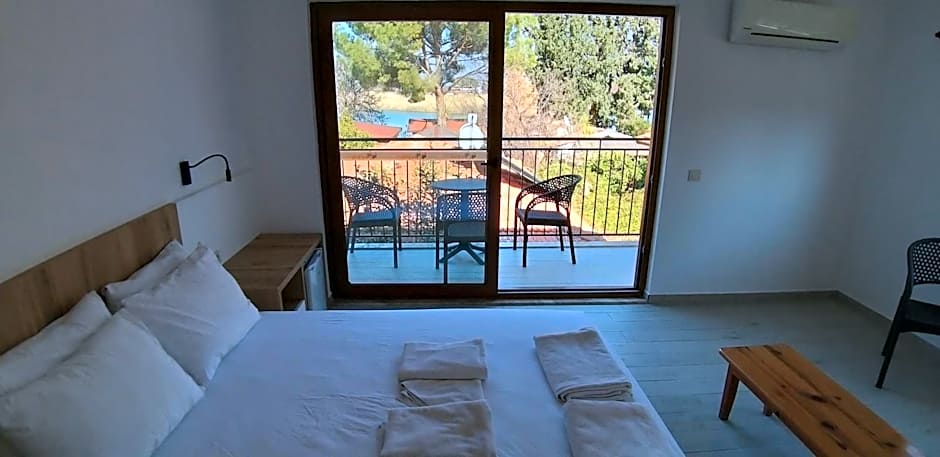 Lindos Pension