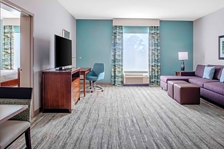 1 King Suite Hearing Accessible