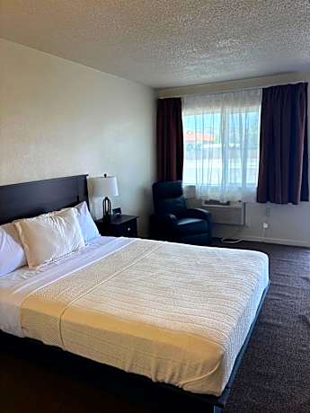 Leisure Lodge Motel