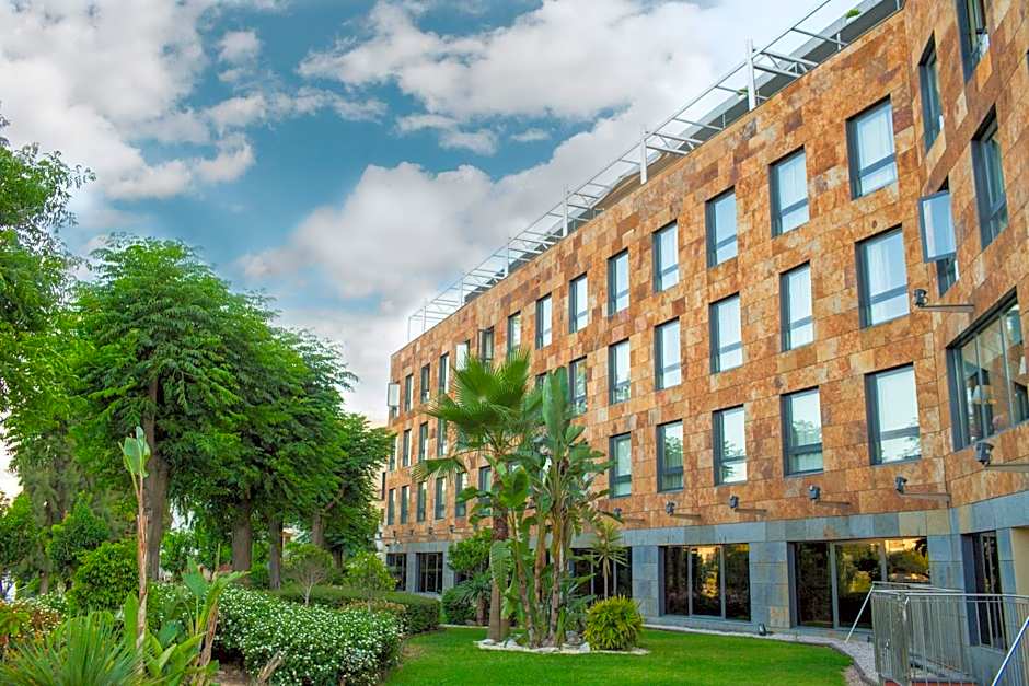 Ribera De Triana Hotel