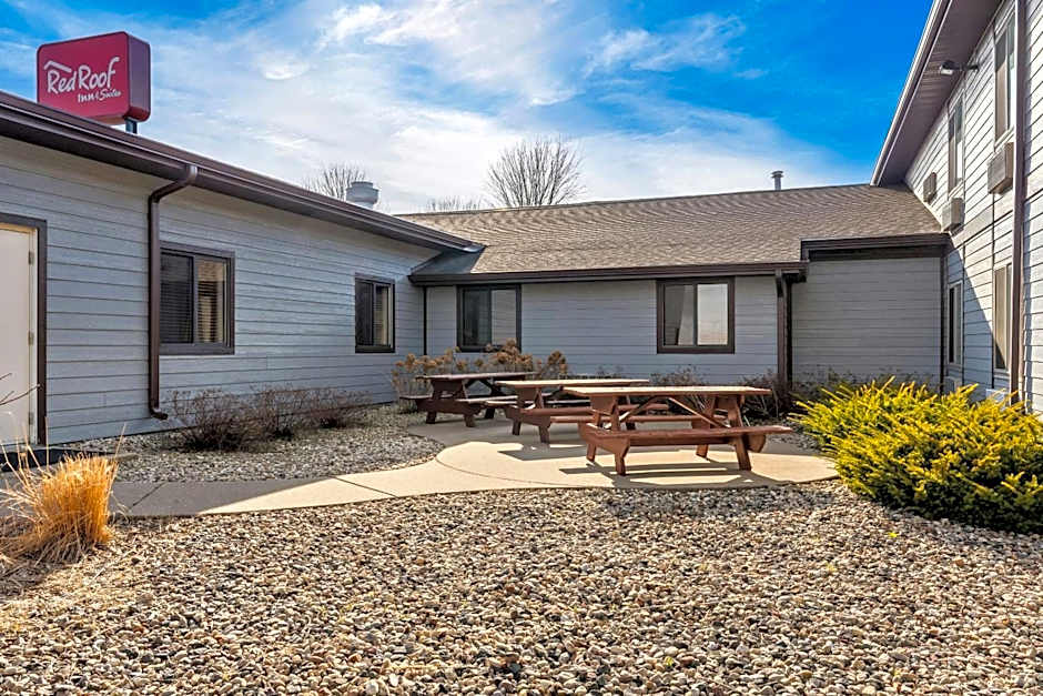 Red Roof Inn & Suites Tomah