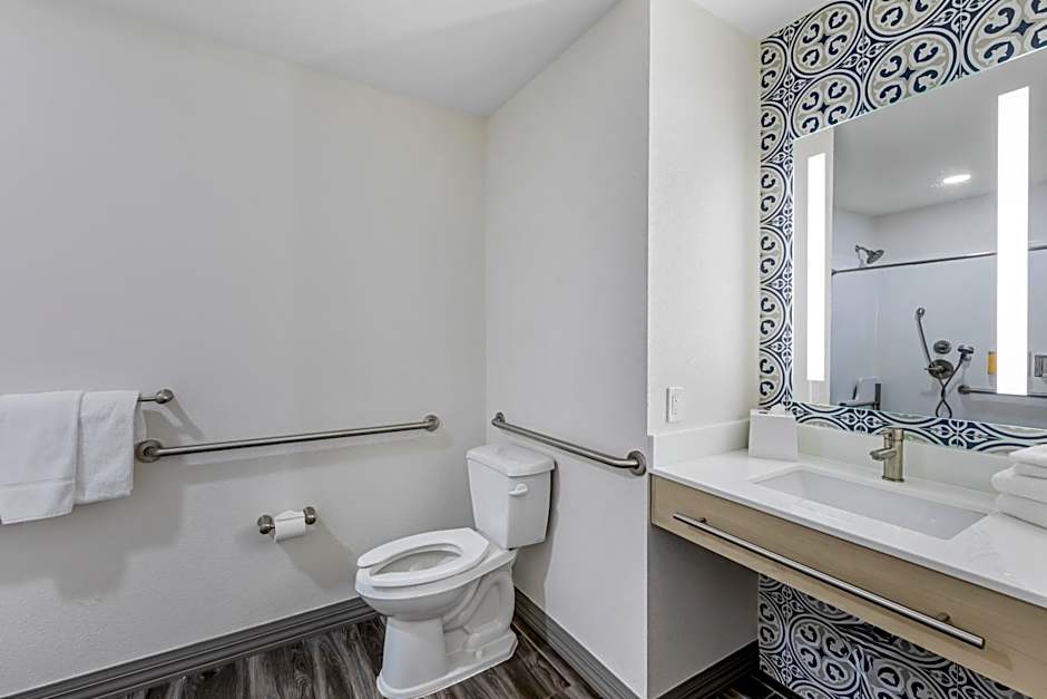 Hillstone Inn Tulare, an Ascend Collection Hotel