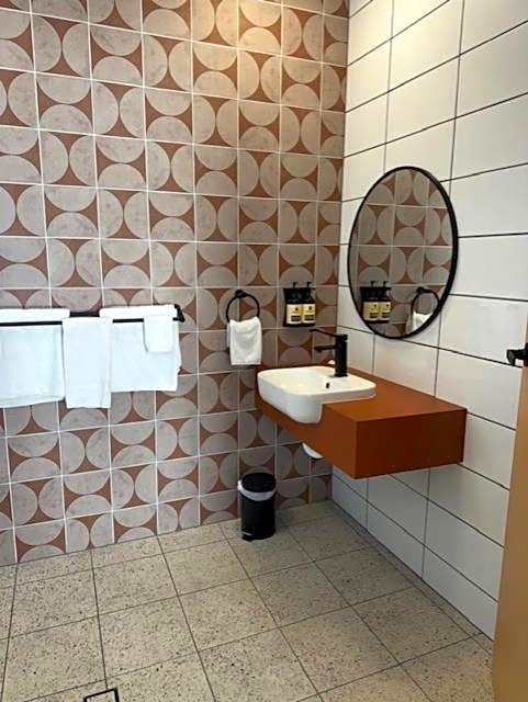 The Queens Gladstone