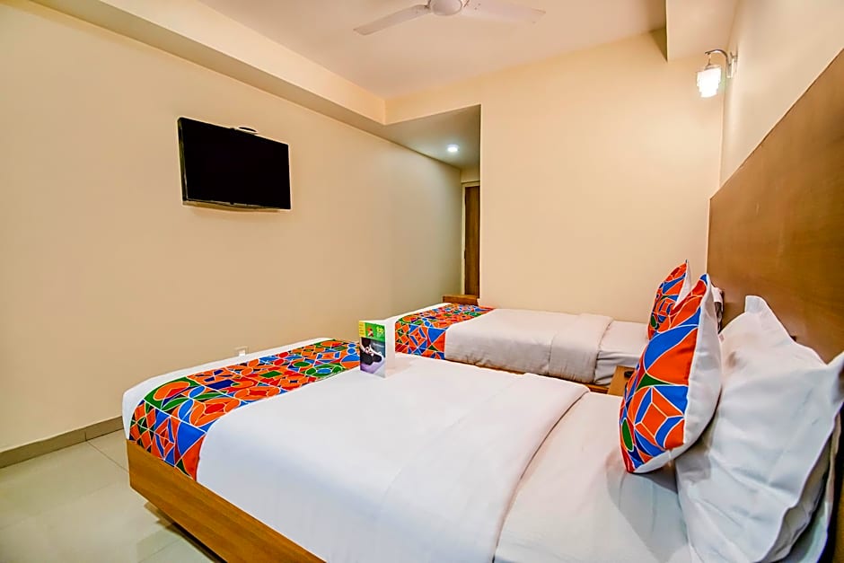 FabHotel Jansi Deluxe - Nr. Gandhipuram Bus stand